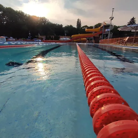 Sportowy Osir 汽车旅馆 *